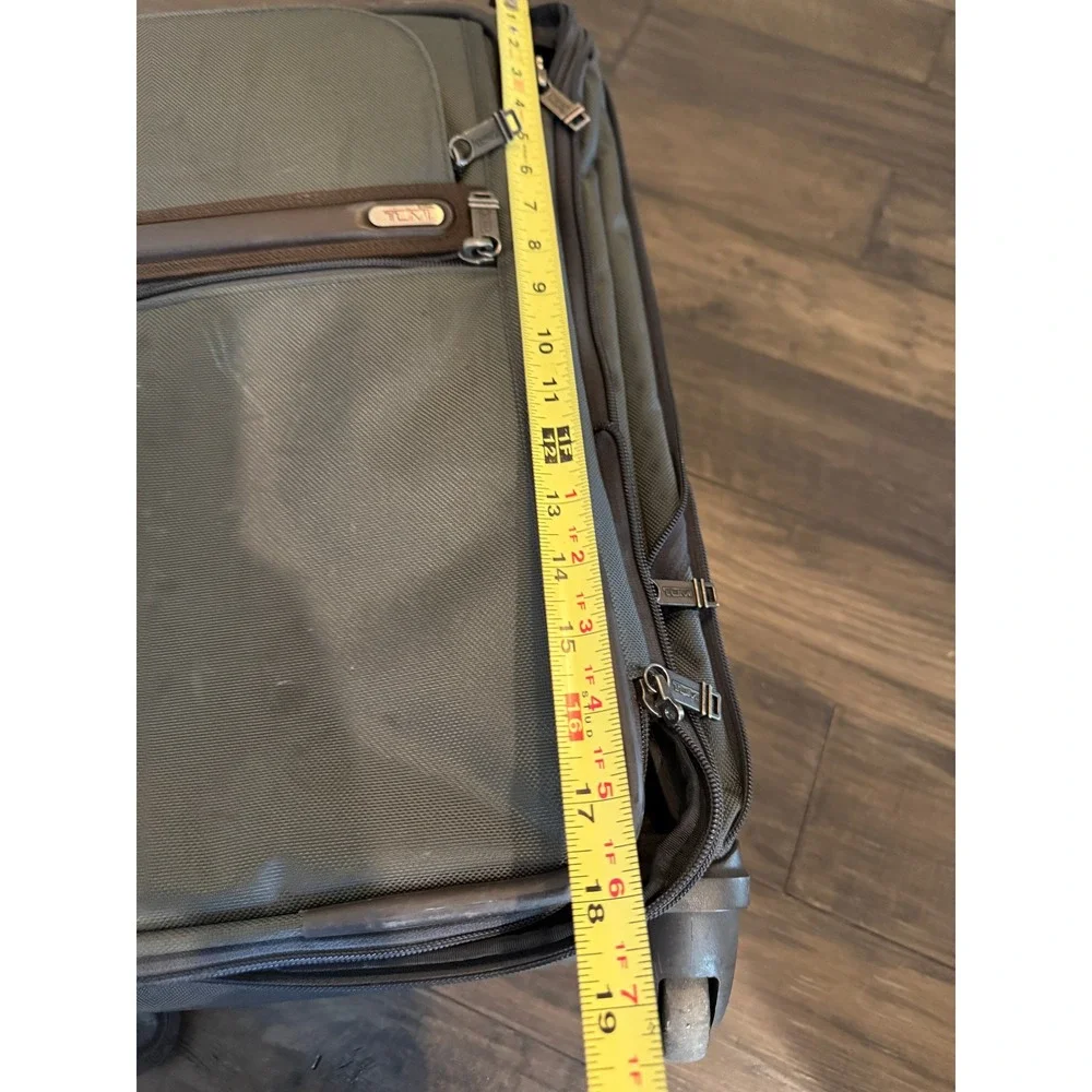 TUMI Alpha Expandable Spinner Suitcase Ballistic Nylon 4-Wheel Luggage